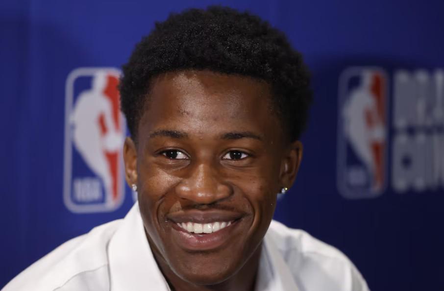 美媒：埃奇库姆试训效果不错，可能打动76人用探花选他