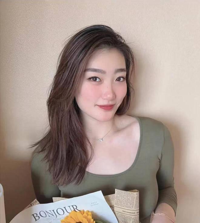 中国女篮有好消息，宫鲁鸣憔悴，王思雨大心脏，李梦跟李月汝不同