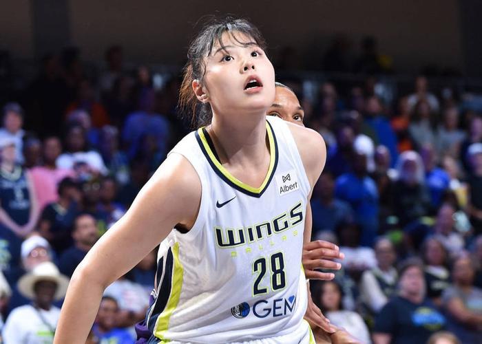 中国女篮有好消息，宫鲁鸣憔悴，王思雨大心脏，李梦跟李月汝不同