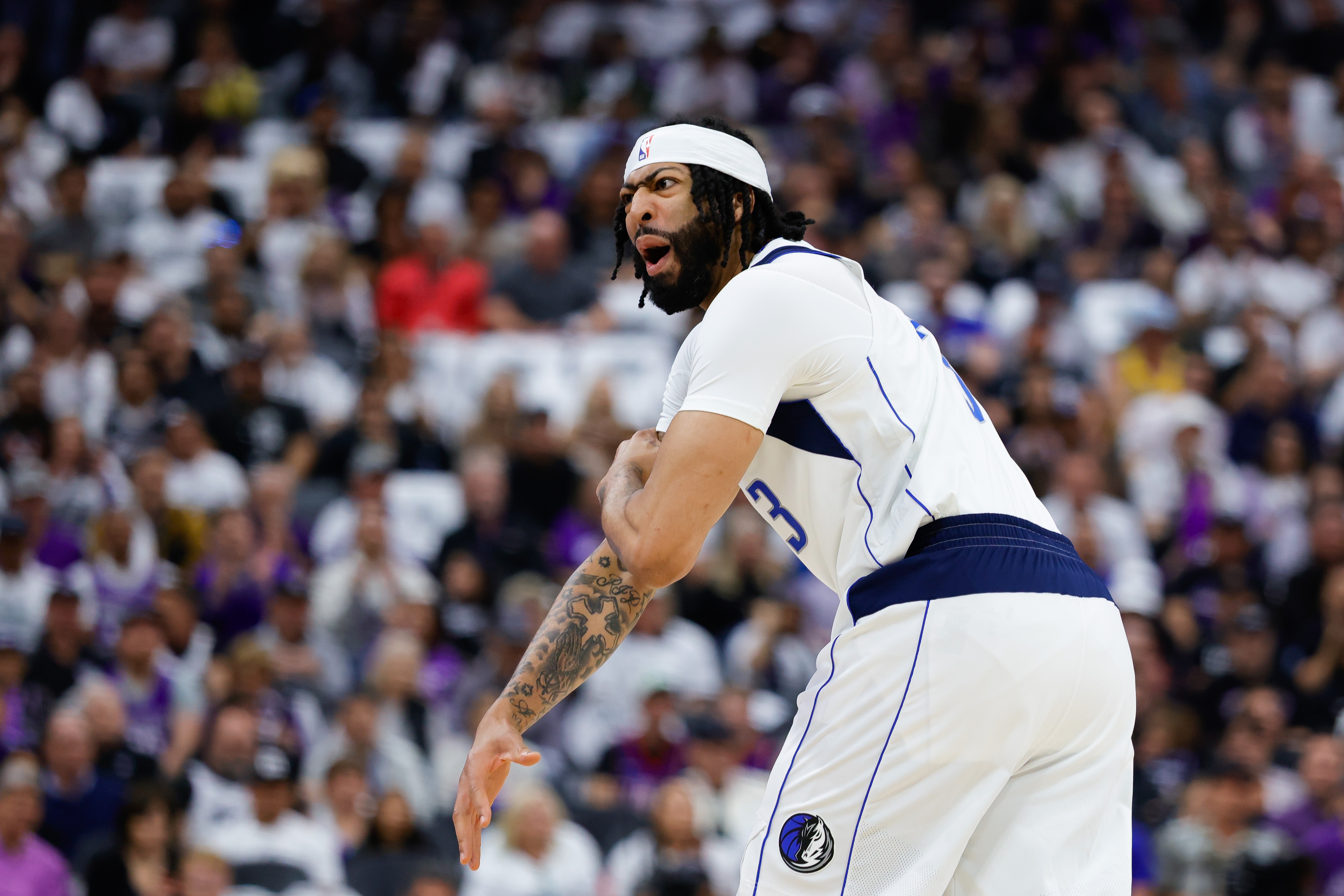 分析独行侠新赛季最佳首发阵容：浓眉被迫打中锋？弗拉格打分卫？