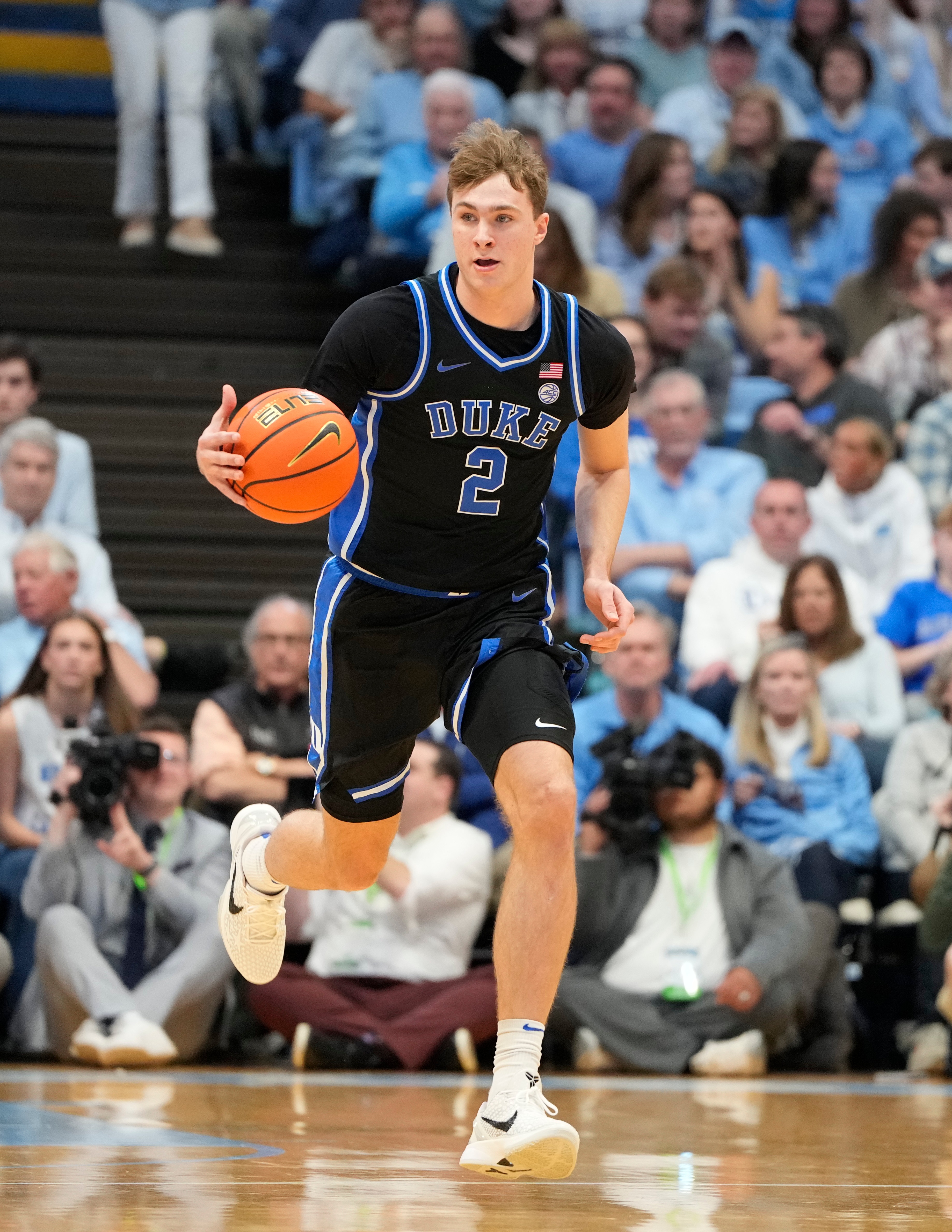 分析独行侠新赛季最佳首发阵容：浓眉被迫打中锋？弗拉格打分卫？