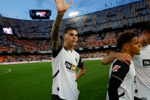 开云下载-记者：维拉中场巴雷内切亚接近加盟本菲卡，上赛季被外租瓦伦西亚