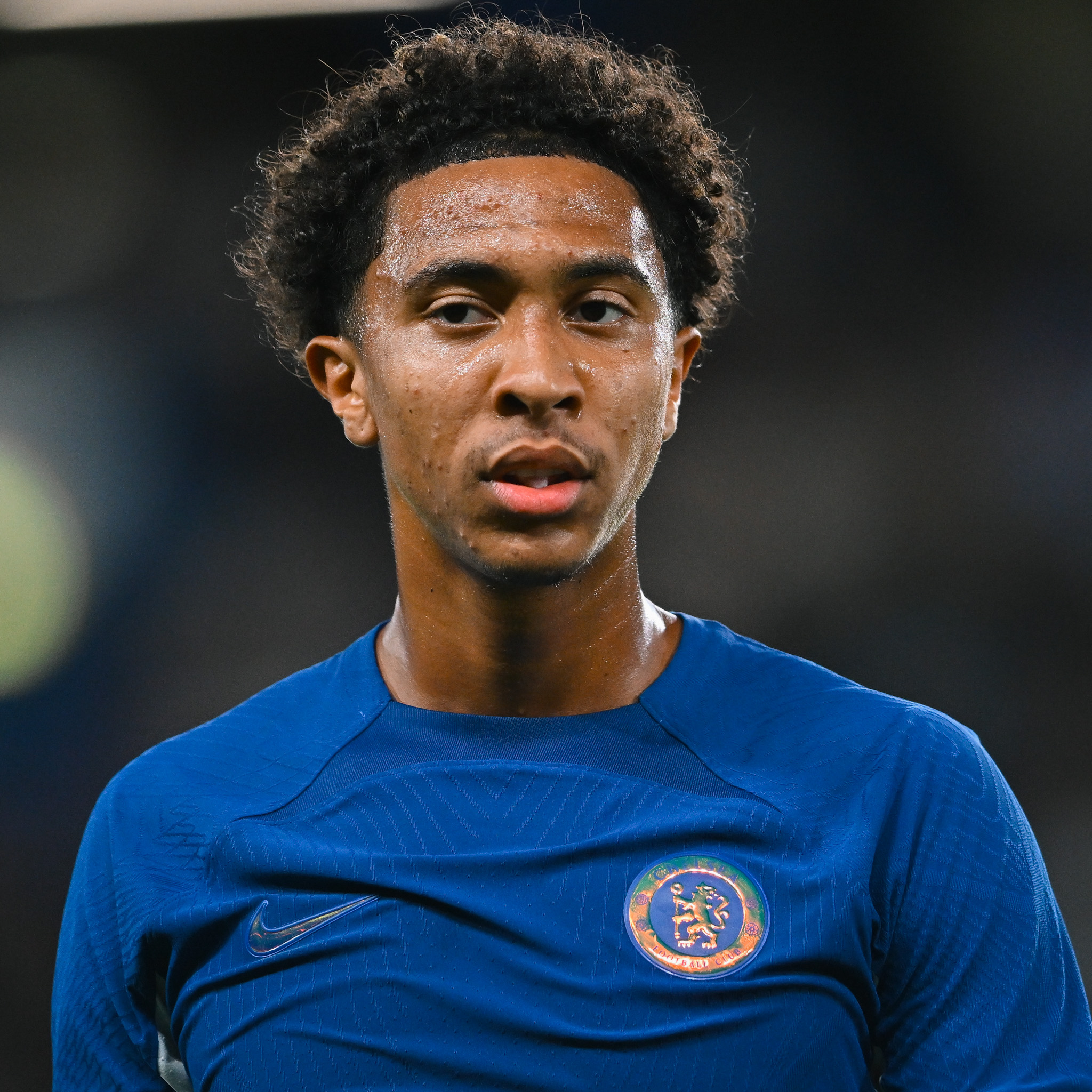 kaiyun.com-切尔西官方：22岁后卫汉弗莱斯永久转会至伯恩利，7月1日生效