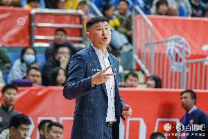 开云下载-麦穗丰：广东第二节就上一个持球点导致被包夹 进攻也因此被遏制