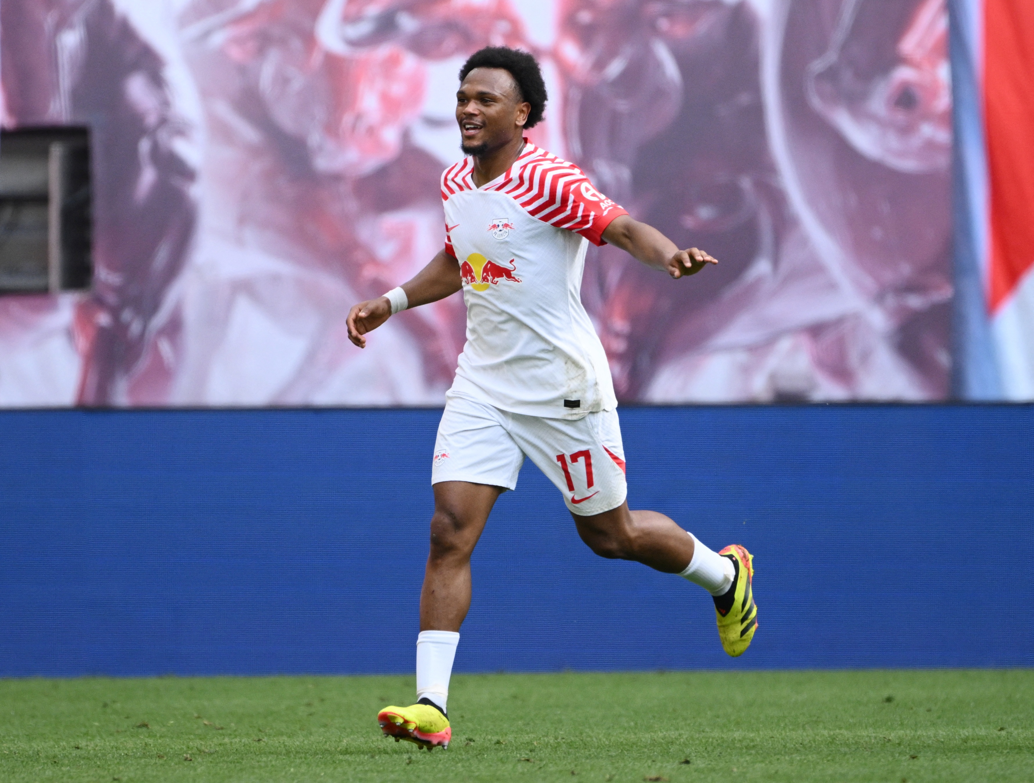 开云下载-记者：尽管穆阿尼仍是首选引援目标，但尤文已向莱比锡询价奥蓬达