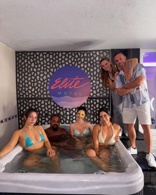 开云官网-足球天赋曾让C罗羡慕，如今去拍成人电影