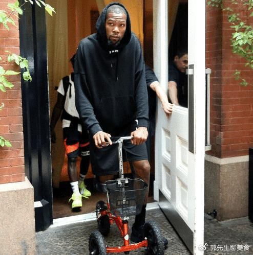 开云下载-同样是打NBA，克拉克森能连追3名超模得手，为何阿杜却屡屡被拒|凯文·杜兰特|乔丹-克拉克森|体育赛事讨论|纽约尼克斯队|詹姆斯-约翰逊_新浪体育_新浪新闻