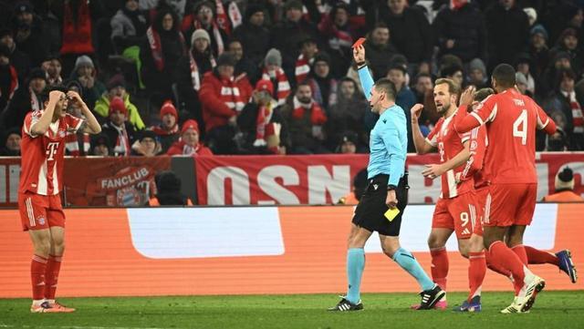 金玟哉谈红牌：我确实拉拽了对手，这是一次犯规