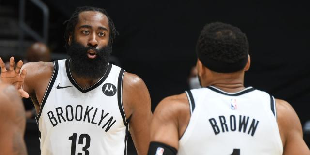 开云下载-奥密克戎席卷NBA联盟：幽灵航班和临场被禁