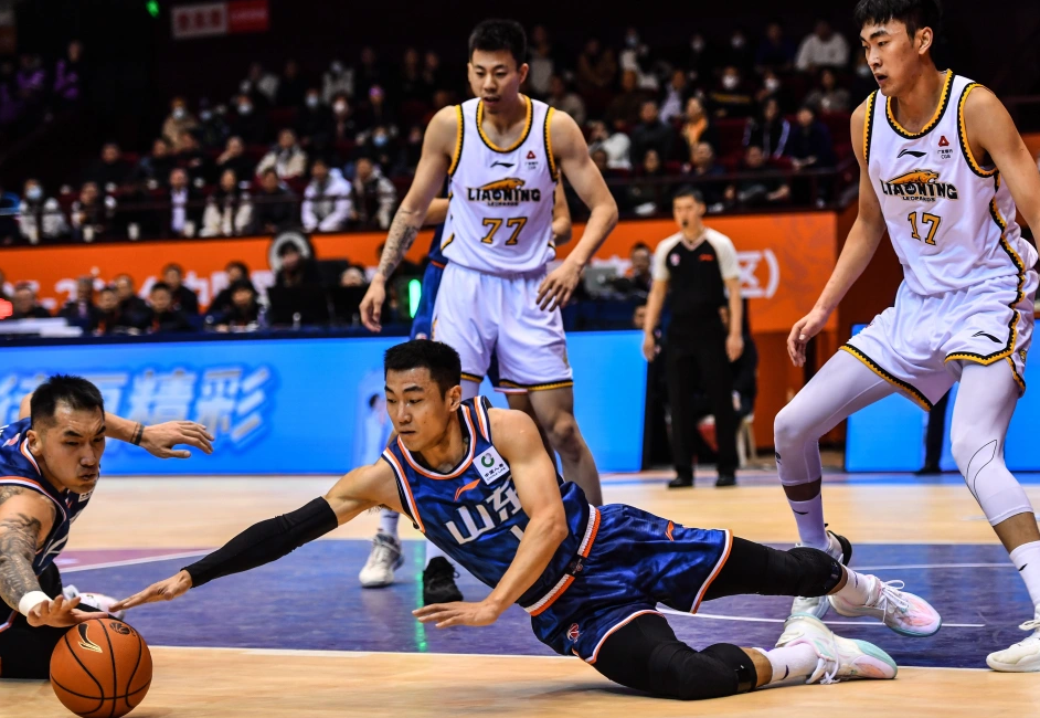 CBA第一阶段排名！上海广厦争第一，山东杀进前4，辽篮下滑太严重