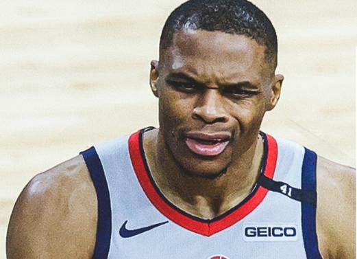 韦少离场遭爆米花浇头 奥本山悲剧险在费城重演