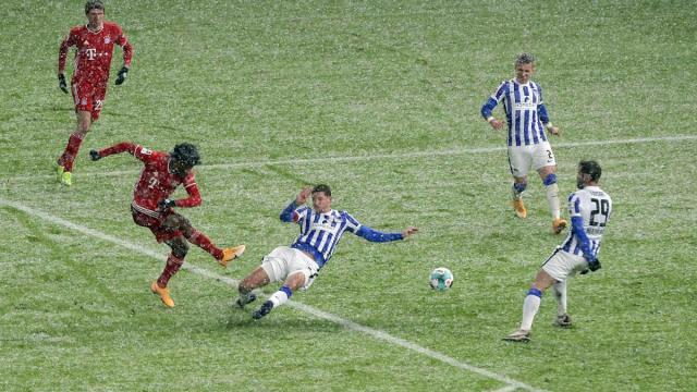 莱万雪战失点科芒幸运进球 拜仁5连胜冲击6冠王